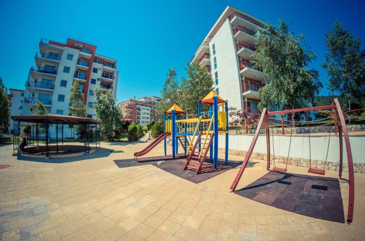Beautiful Apartment Right By The Sea, Sveti Vlas Luaran gambar