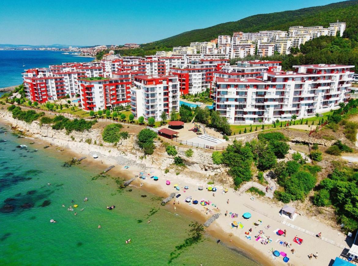 Beautiful Apartment Right By The Sea, Sveti Vlas Luaran gambar