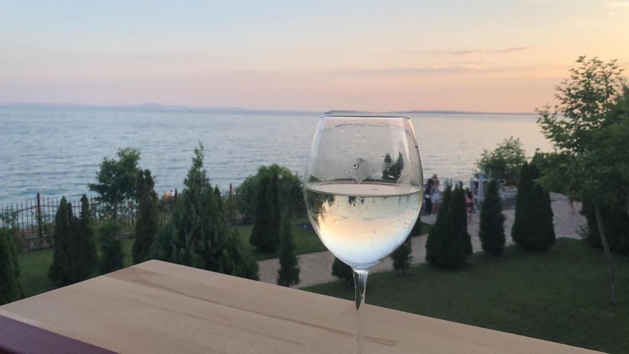 Beautiful Apartment Right By The Sea, Sveti Vlas Luaran gambar