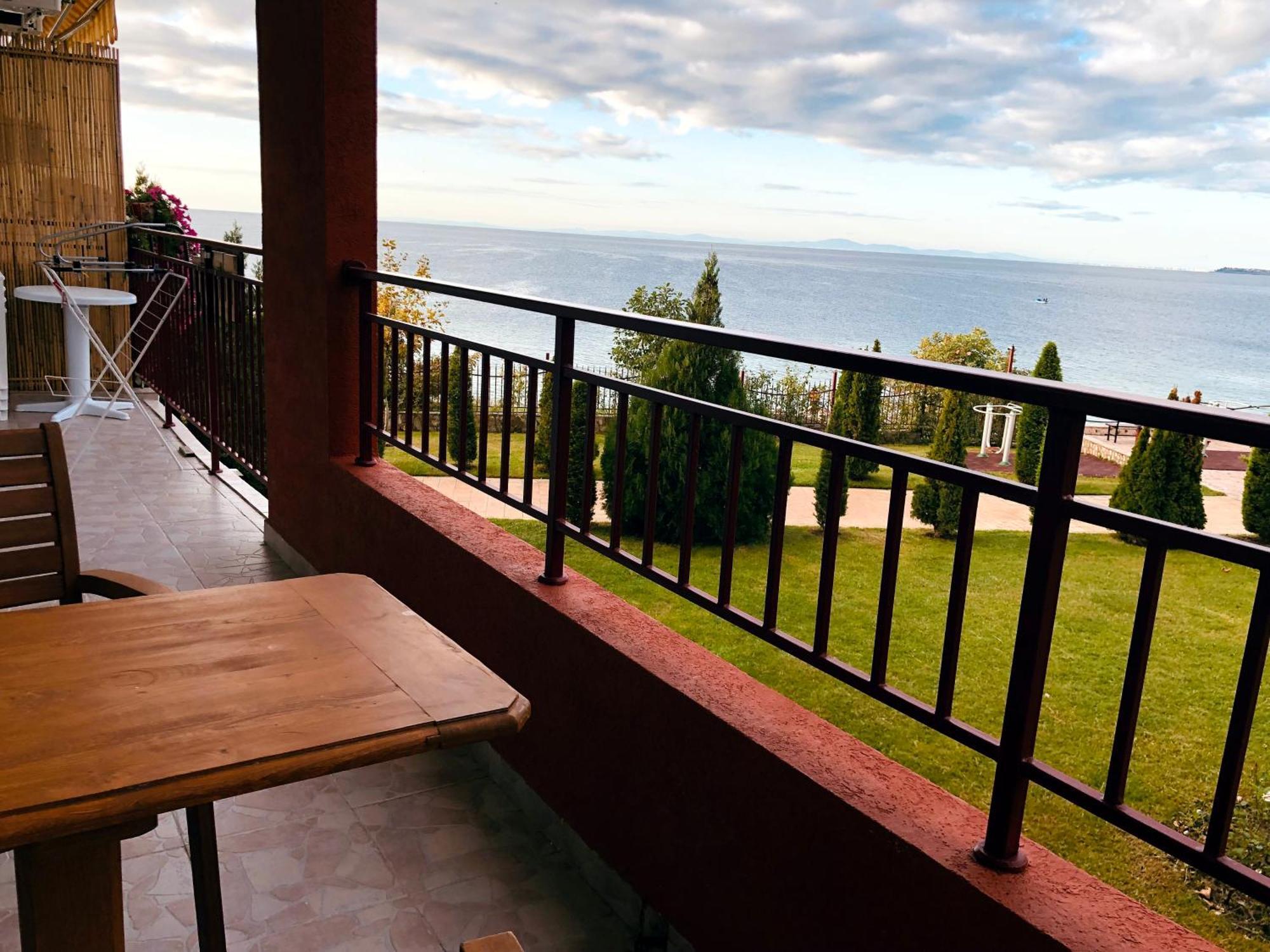 Beautiful Apartment Right By The Sea, Sveti Vlas Luaran gambar